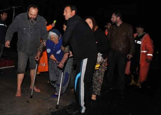 Antalya'da sel: 3 çocuk kayıp - Resim: 2