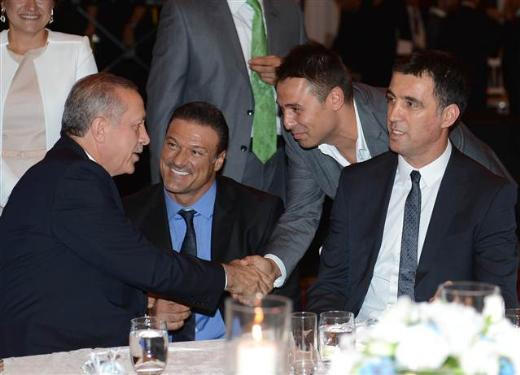 Erdoğan düğünde şarkıya eşlik etti - Resim: 4