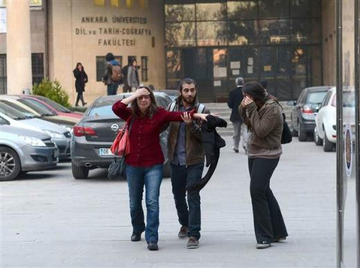 Ünlülerin çok konuşulan elbiseleri - Resim: 4