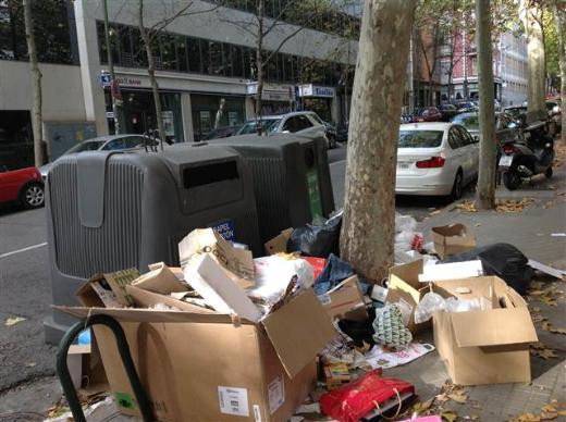 Madrid sokaklarında çöpler dağ gibi büyüyor - Resim: 1