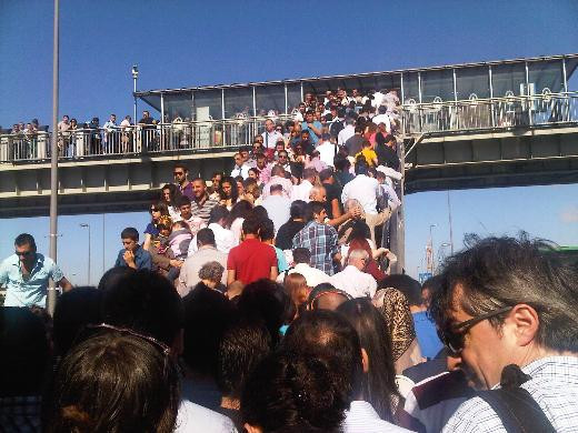  Metrobüs çilesi devam ediyor - Resim: 3