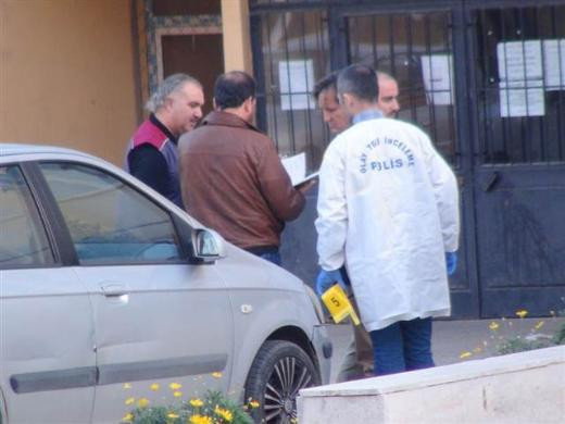 İzmir'de iki lisede dehşet: 2 yaralı - Resim: 2