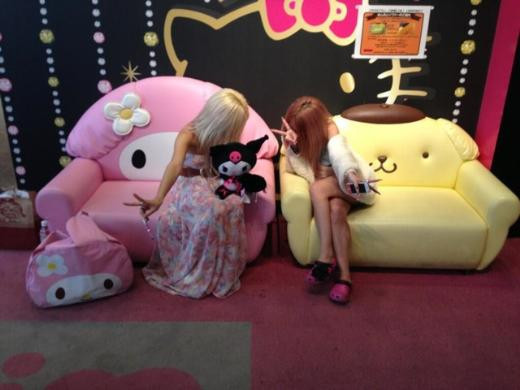 "Utangaç Poz" çılgınlığı! - Resim: 2