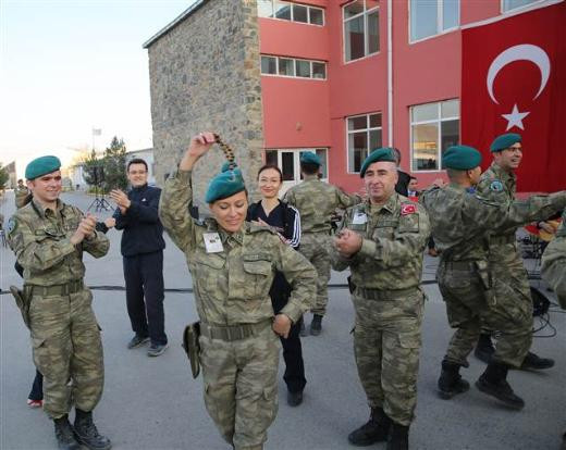 Afganistan'da Mehmetçiğe konser - Resim: 2