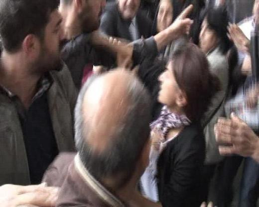BDP'li vekil polise yumruk attı - Resim: 1