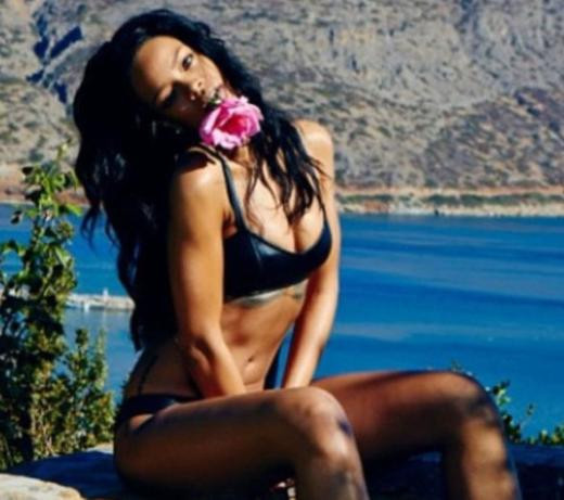 Dün tesettürlüydü bugün bikinili - Resim: 3