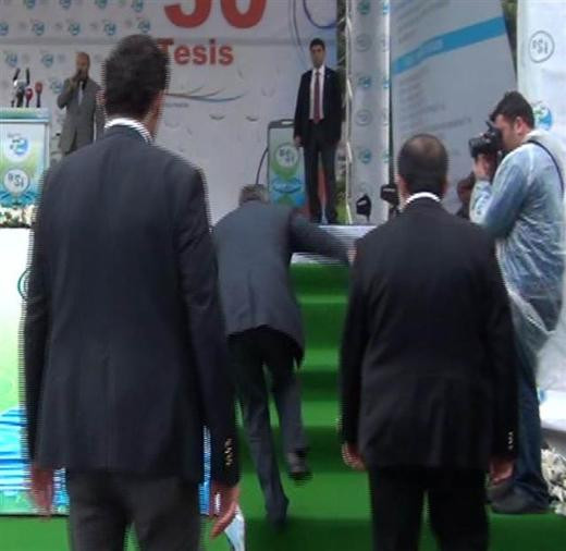 Bakan Veysel Eroğlu'nun zor anları - Resim: 1