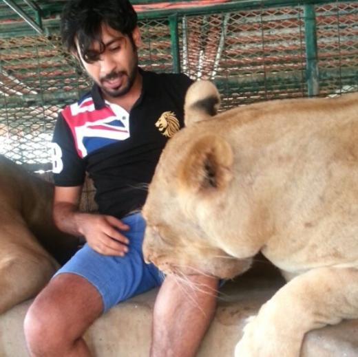 İnstagram'ın dev kedili adamı - Resim: 1