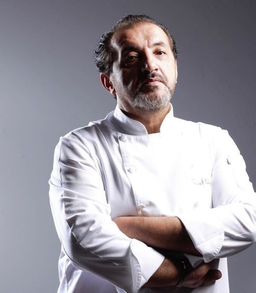 Ünlü şef Mehmet Yalçınkaya'ın oğlunu görenler inanamadı! Yakışıklılığıyla büyüledi ''Babasının kopyası'' - Resim: 1