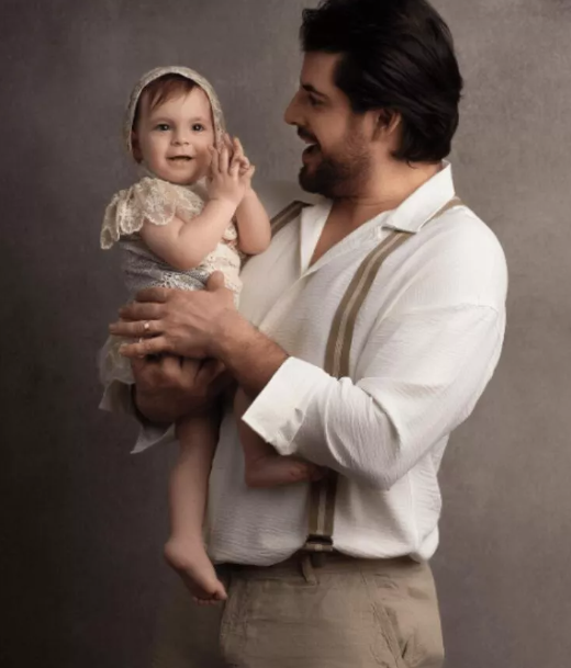 "İki yaşındaki kızıma öğrettim" derken Özge Özder duygu dolu anlar yaşadı gözleri doldu - Resim: 1