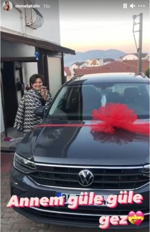 Demet Akalın annesine lüks bir araba alıp 'Artık zengin değilim' açıklaması yaptı - Resim: 4