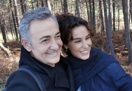 Ve boşandılar! Arzum Onan ve Mehmet Aslantuğ adliyeye el ele geldi, evlilik bitti hala el eleler - Resim: 1