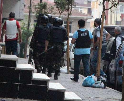 Özel harekatlı şafak baskını - Resim: 1