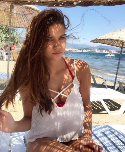 Afra Saraçoğlu'na uyarı: Bu kadar saf olma - Resim: 2