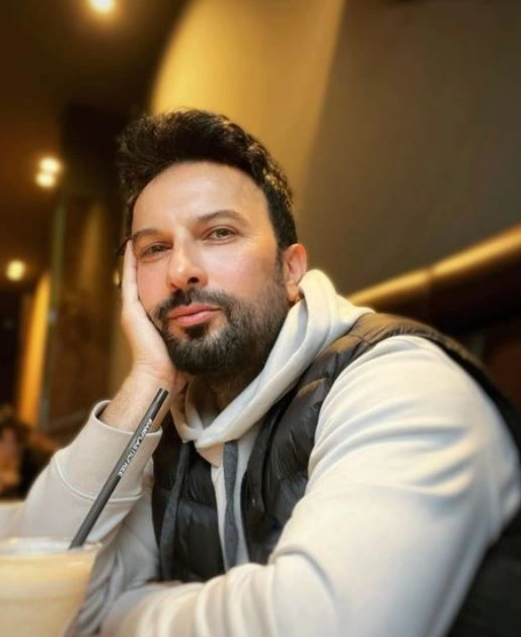 Tarkan çocukluk fotoğrafını paylaştı Sibel Can'la benzerliği hayranlarını şoke etti! - Resim: 1