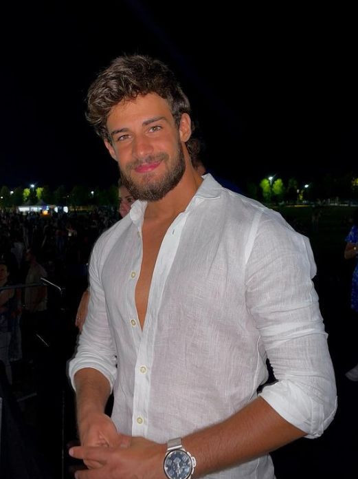 Survivor Batuhan'dan, Demet Akalın'ın 'arabayı verdiler mi' sorusuna verdiği yanıt kriz çıkardı! - Resim: 1