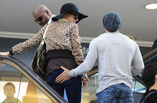 Skandallar kraliçesi yine şov yaptı! - Resim: 1