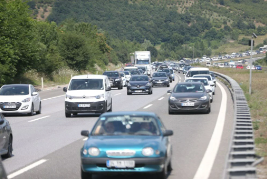Bayram tatili sonrası dönüş başladı! İstanbul yönünde son gün trafiği - Resim: 4