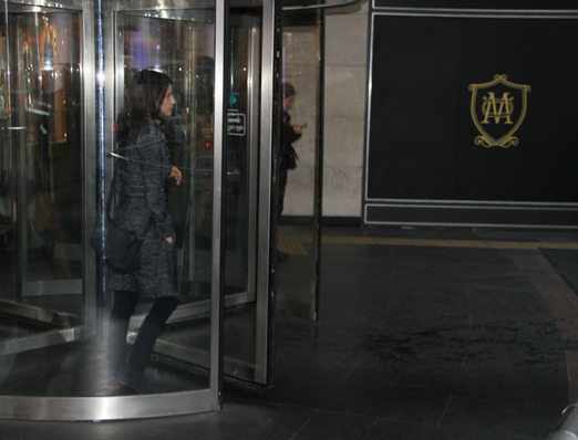 Beren Saat'e bir haller oldu - Resim: 4