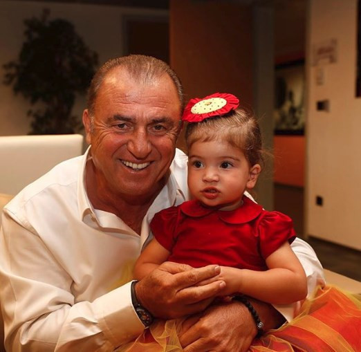 İmparator Fatih Terim şampiyonluğu torunlarıyla kutladı - Resim: 1