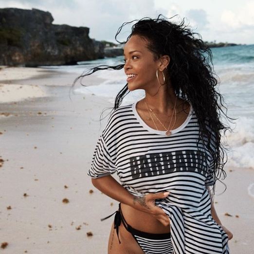 Rihanna'nın çorapları olay oldu! Dudak uçuklatıyor - Resim: 3