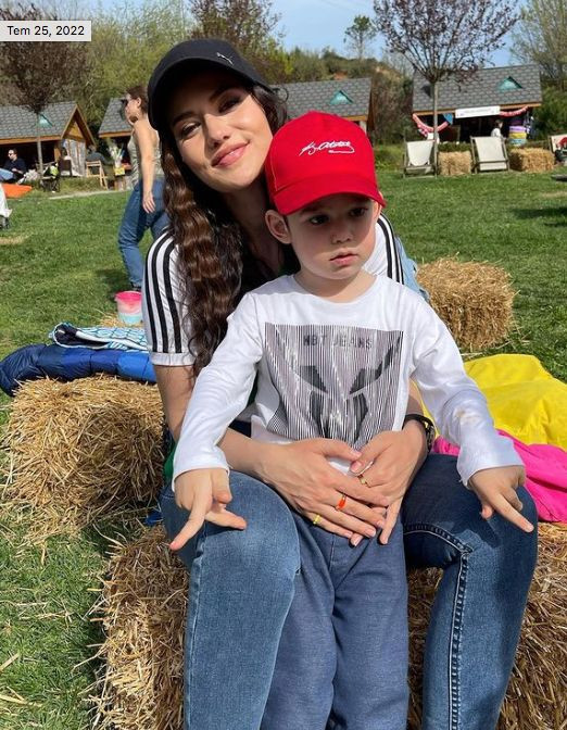 Fahriye Evcen sinir küpüne döndü, oğlu Karan'a yapılana karşı açtı ağzını yumdu gözünü! - Resim: 4