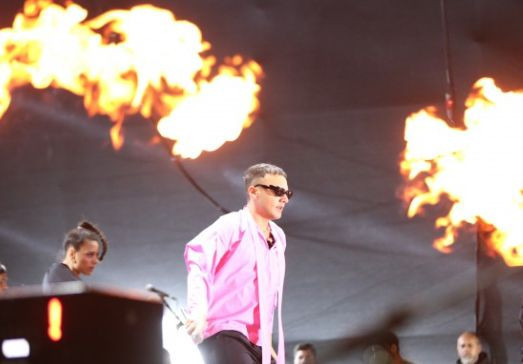 Edis, sahne öncesinde fenalaştı, ateşi 39'u buldu! Sahneye serumla çıktı - Resim: 1