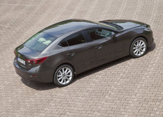 İşte yeni Mazda3 Sedan - Resim: 3