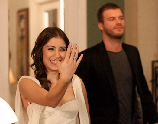 Bizim Hikaye dizisinin başrolü Hazal Kaya meğer vurup kafayı uyumuş - Resim: 2