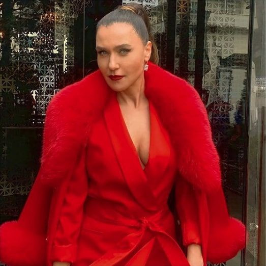 Yasak Elma yıldızı Şevval Sam göğüs dekoltesiyle büyüledi yorum yağdı - Resim: 2