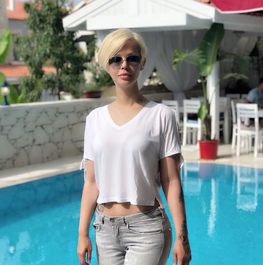 Adnan Oktar'ın eski kediciği Ceylan Özgül evlendi! Kocası bakın kim çıktı - Resim: 2