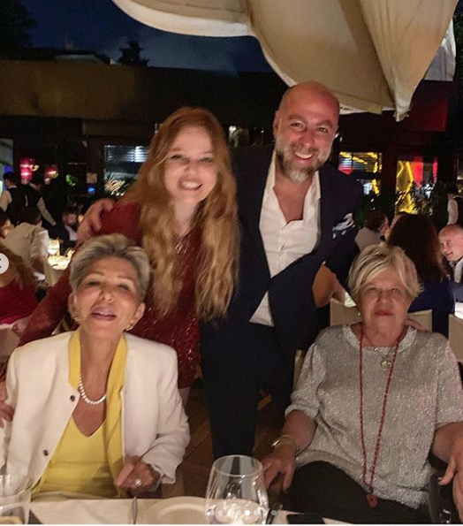 EDHO'nun yıldızı Naz Elmas Ciciş kardeşlerle yakalanan Erol Özmandıracı ile evleniyor - Resim: 4