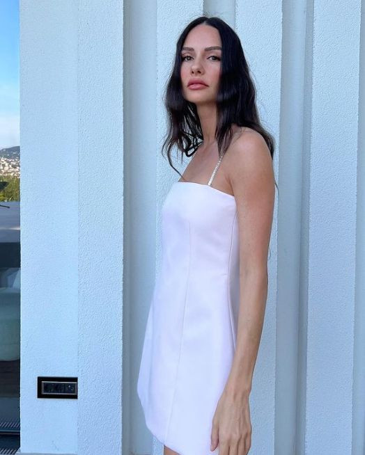 Doktorlar dizisinin Ela'sı Yasemin Özilhan'ın son halini görenler 'maşallah' çekti, son pozu dudak uçuklattı - Resim: 1