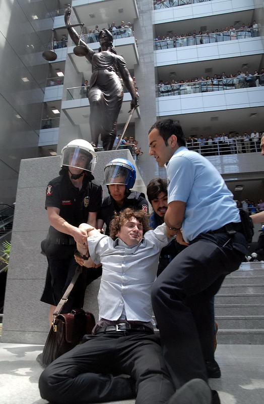 Çağlayan'da avukatlara sert müdahale - Resim: 4