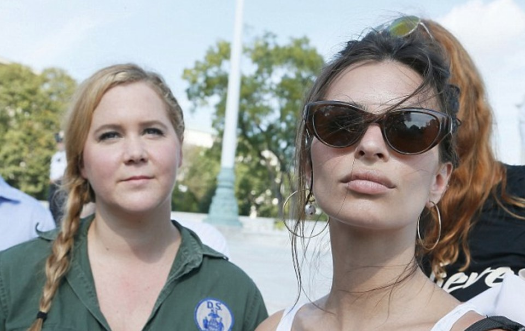 Dertsiz başına dert aldı! Emily Ratajkowski polis tarafından tutuklandı - Resim: 4