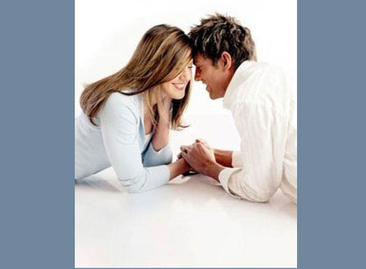 Kadınlar hoşlandıklarını nasıl belli eder? - Resim: 1