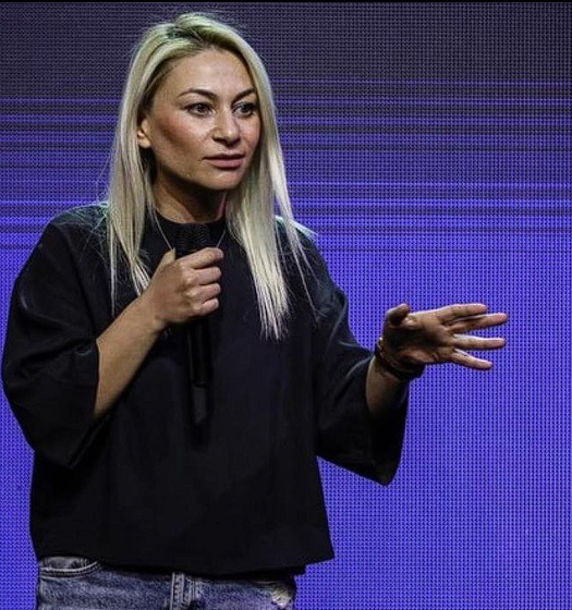 Gözke Karakaya 'Milf oldum' deyip anısını anlattı: 2000'li çocuk beni eve çağırdı... - Resim: 1