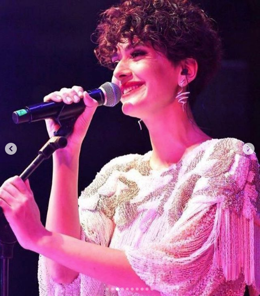 Bergüzar Korel'den yeni yılda hamilelik pozu geldi doğum için artık gün sayıyor - Resim: 3