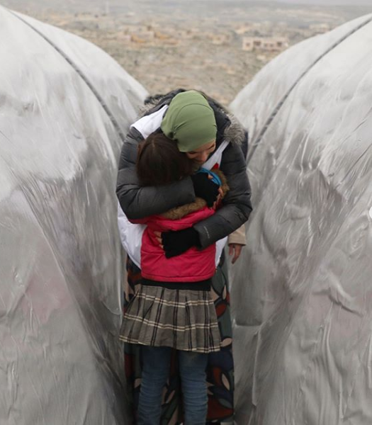 Gamze Özçelik Diyanet tarafından da 'İyilik meleği' seçildi anlamlı ödül - Resim: 1