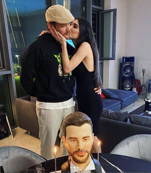 Sinan Akçıl'ın doğum günü pastası olay oldu Burcu Kıratlı'nın sürprizi - Resim: 3