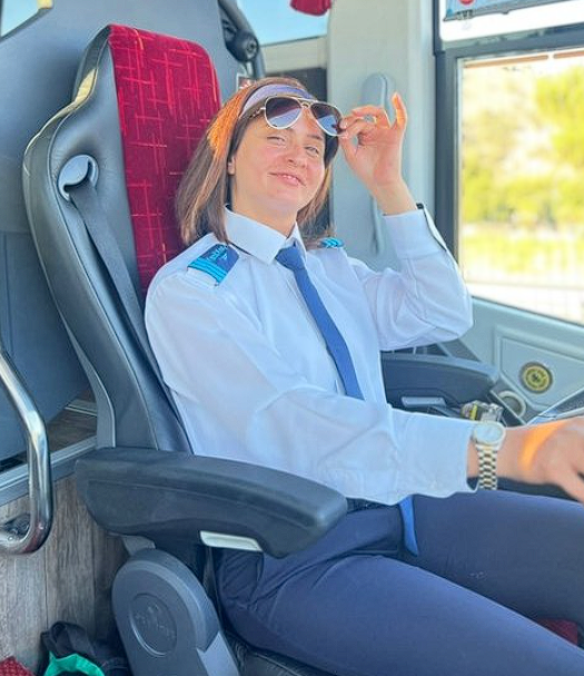 Türkiye'de ilk oldu! 140 platinli şoför Buket'in hayatı inanılmaz 'Çirkin kaptan' anısı... - Resim: 4