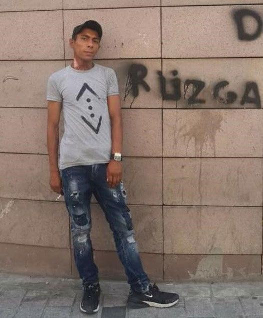 Taksim'de dehşet anları! Kavga ettiği kardeşini üzerine tiner döküp yaktı - Resim: 2