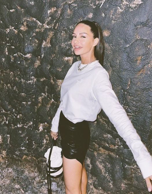 Doktorlar dizisinin Ela'sı Yasemin Özilhan'ın son halini görenler 'maşallah' çekti, son pozu dudak uçuklattı - Resim: 3