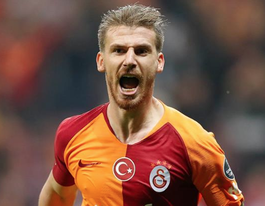 Galatasaray'da büyük revizyon! Terim 5 ismin biletini kesti - Resim: 2