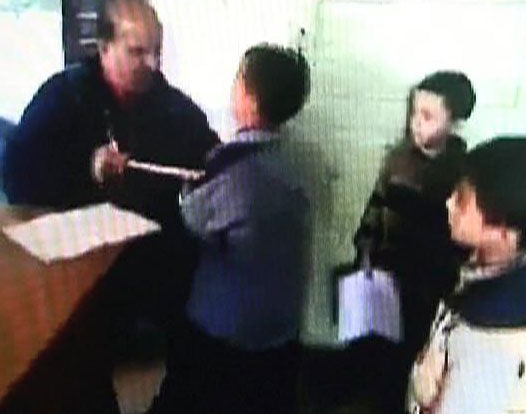 Facebook'u ayağa kaldıran dayak! - Resim: 1