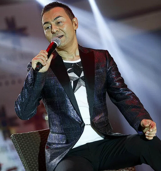 Chloe Loughnan, 'Serdar Ortaç' sessizliğini bozdu: Takılarımı bozdurup kumara yatırdı! Eski kocaya gönderme... - Resim: 1