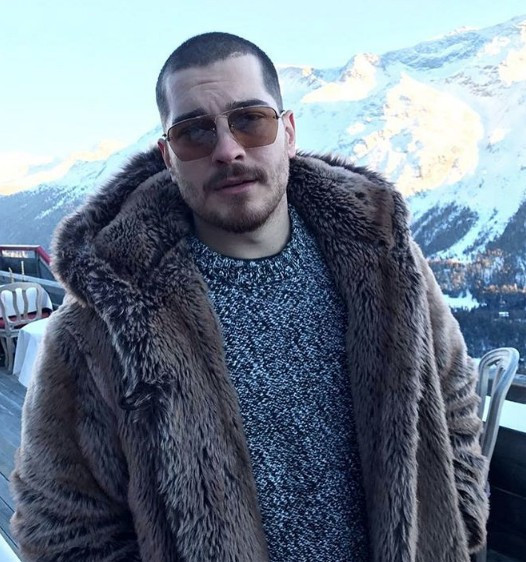 Çağatay Ulusoy hayranlarına kötü haber hastaneye kaldırıldı - Resim: 1