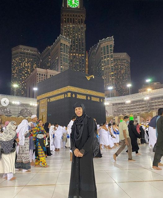 Manken Irmak Atuk annesi Sevim Atuk ile kutsal topraklara umreye gittiler! - Resim: 4