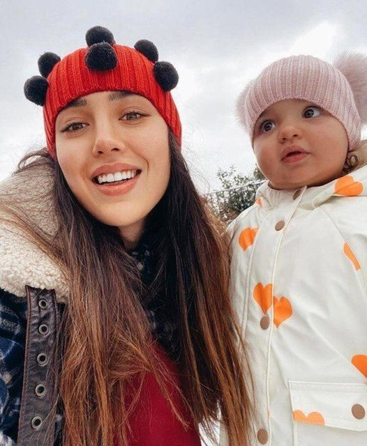 Aleyna Tilki Seda Bakan Fahriye Evcen kar keyfini çıkardı! Bakın kim eline çorap geçirdi - Resim: 4