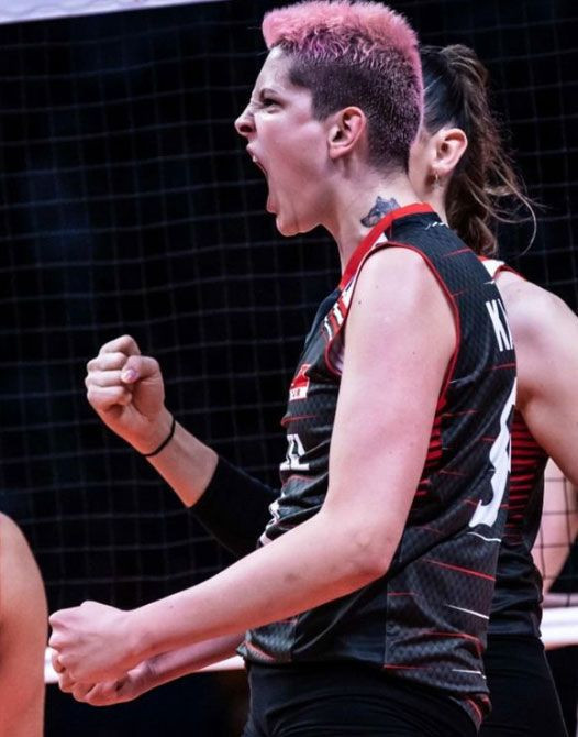Voleybolcu Ebrar Karakurt, sokakta kavga etti! Önce taciz edildi, sonra çıldırdı! - Resim: 1